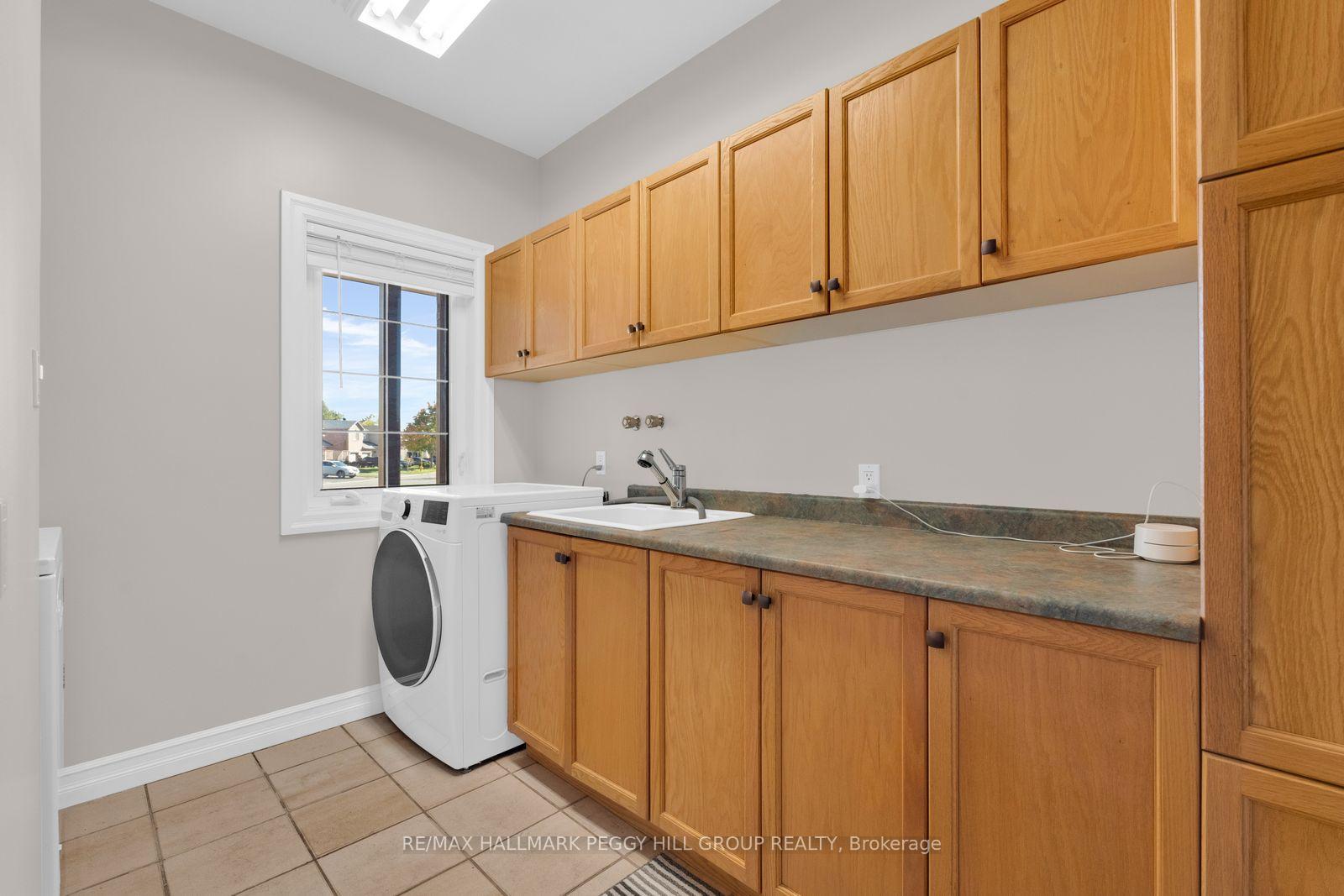 Photo 20 of 61 White Elm Road, Barrie, Holly — HOMEH