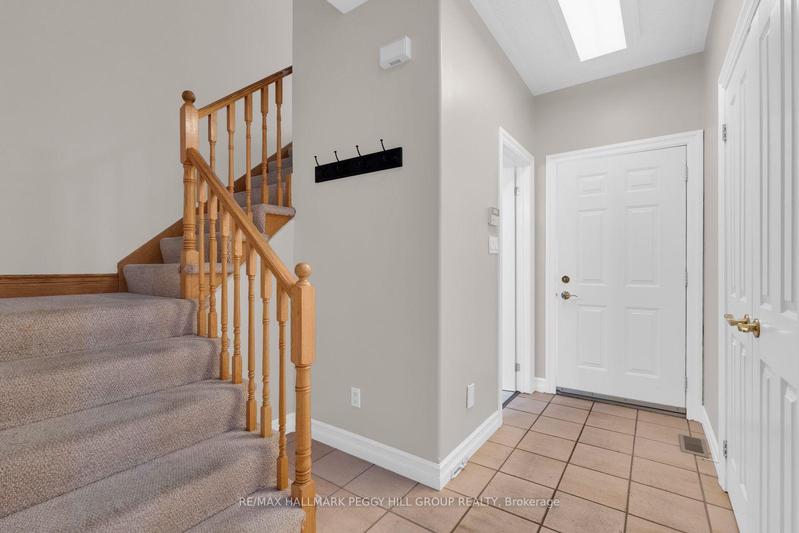 Photo 21 of 61 White Elm Road, Barrie, Holly — HOMEH