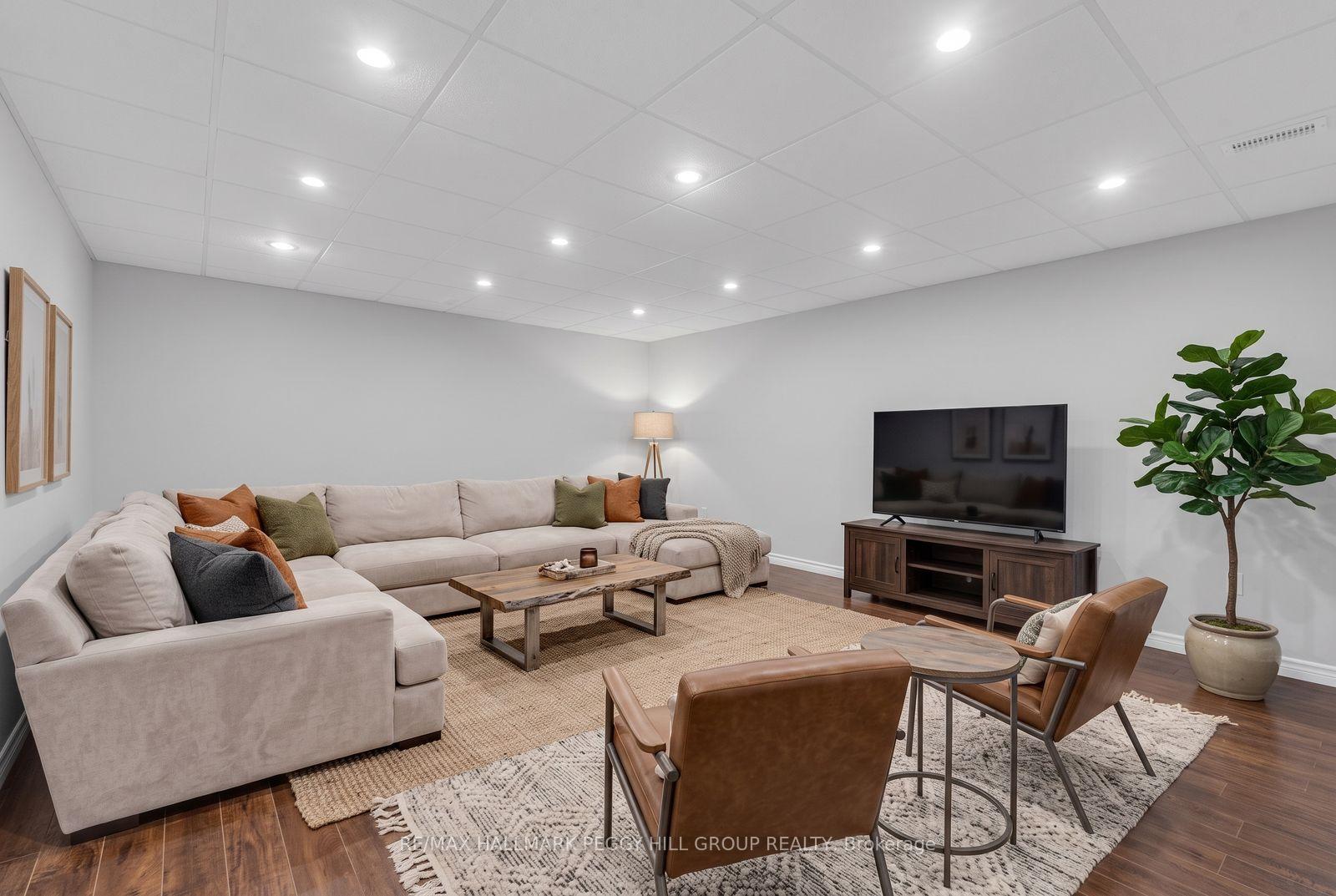 Photo 27 of 61 White Elm Road, Barrie, Holly — HOMEH