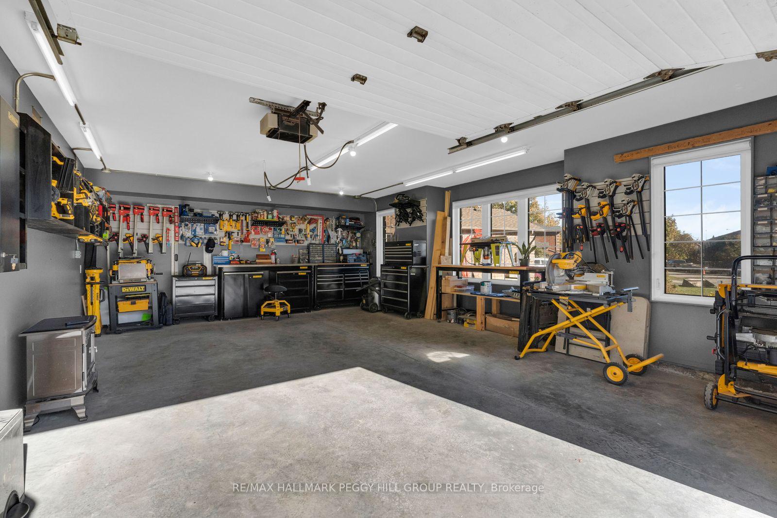 Photo 32 of 61 White Elm Road, Barrie, Holly — HOMEH