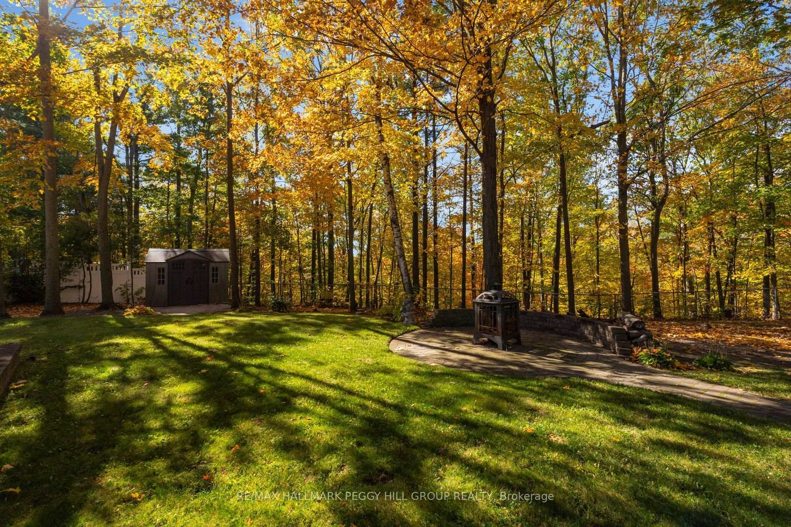 Photo 35 of 61 White Elm Road, Barrie, Holly — HOMEH