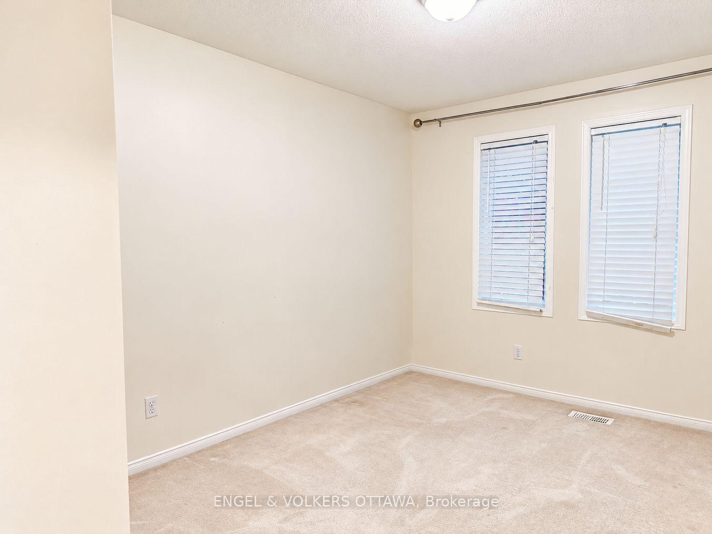 Photo 26 of 124 Landover Crescent, Ottawa, Kanata - Emerald Meadows/Trailwest — HOMEH