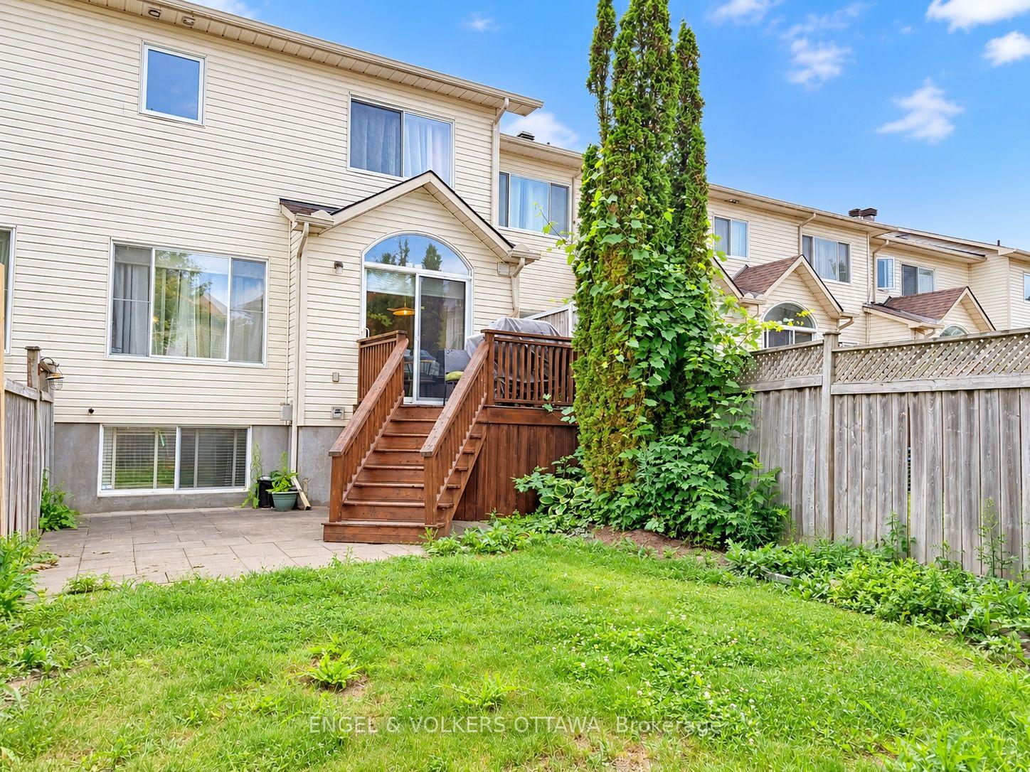 Photo 32 of 124 Landover Crescent, Ottawa, Kanata - Emerald Meadows/Trailwest — HOMEH