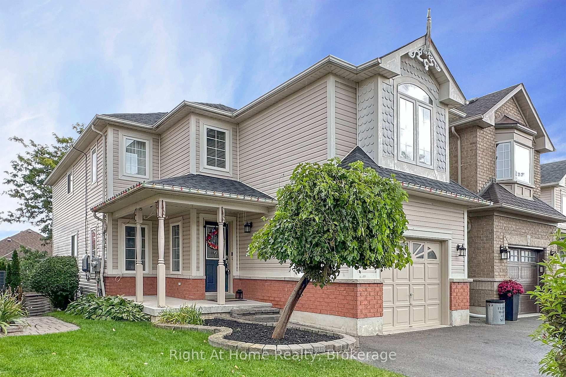 Photo 2 of Unit Upper Unit, 75 Millburn Drive, Clarington, Bowmanville — HOMEH