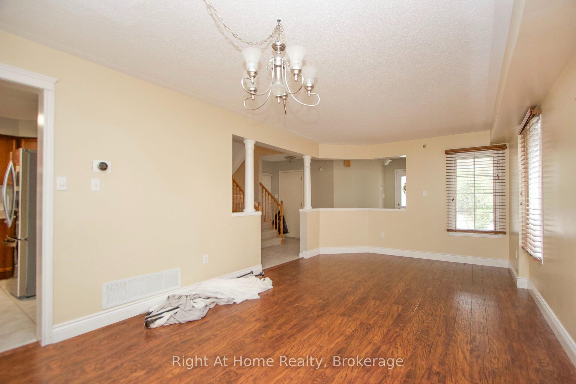 Photo 8 of Unit Upper Unit, 75 Millburn Drive, Clarington, Bowmanville — HOMEH