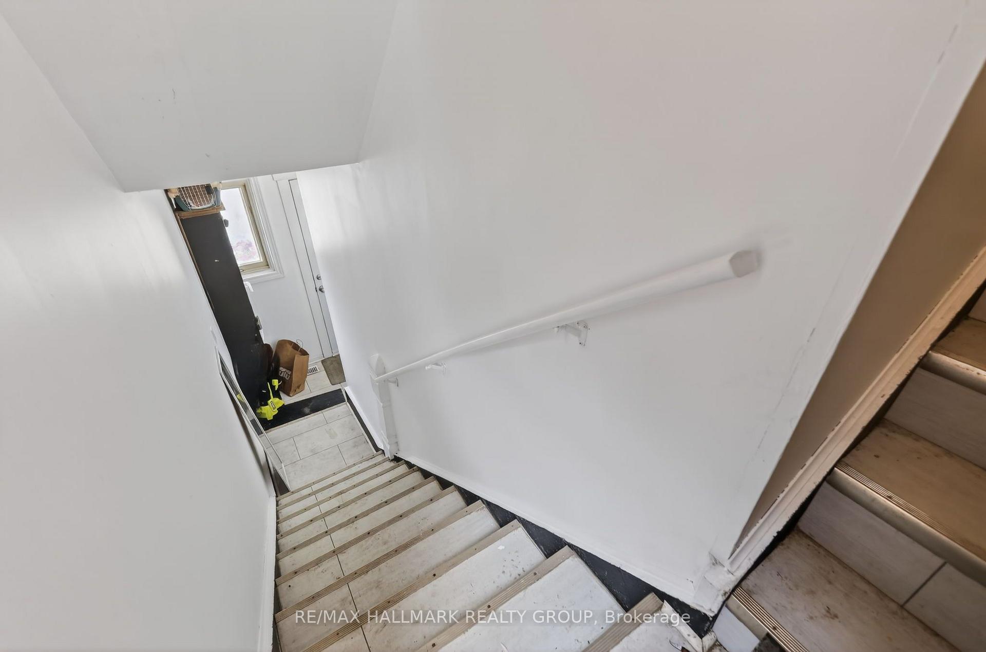 Photo 3 of Unit 2, 50 Aylmer Avenue, Ottawa, Old Ottawa South — HOMEH