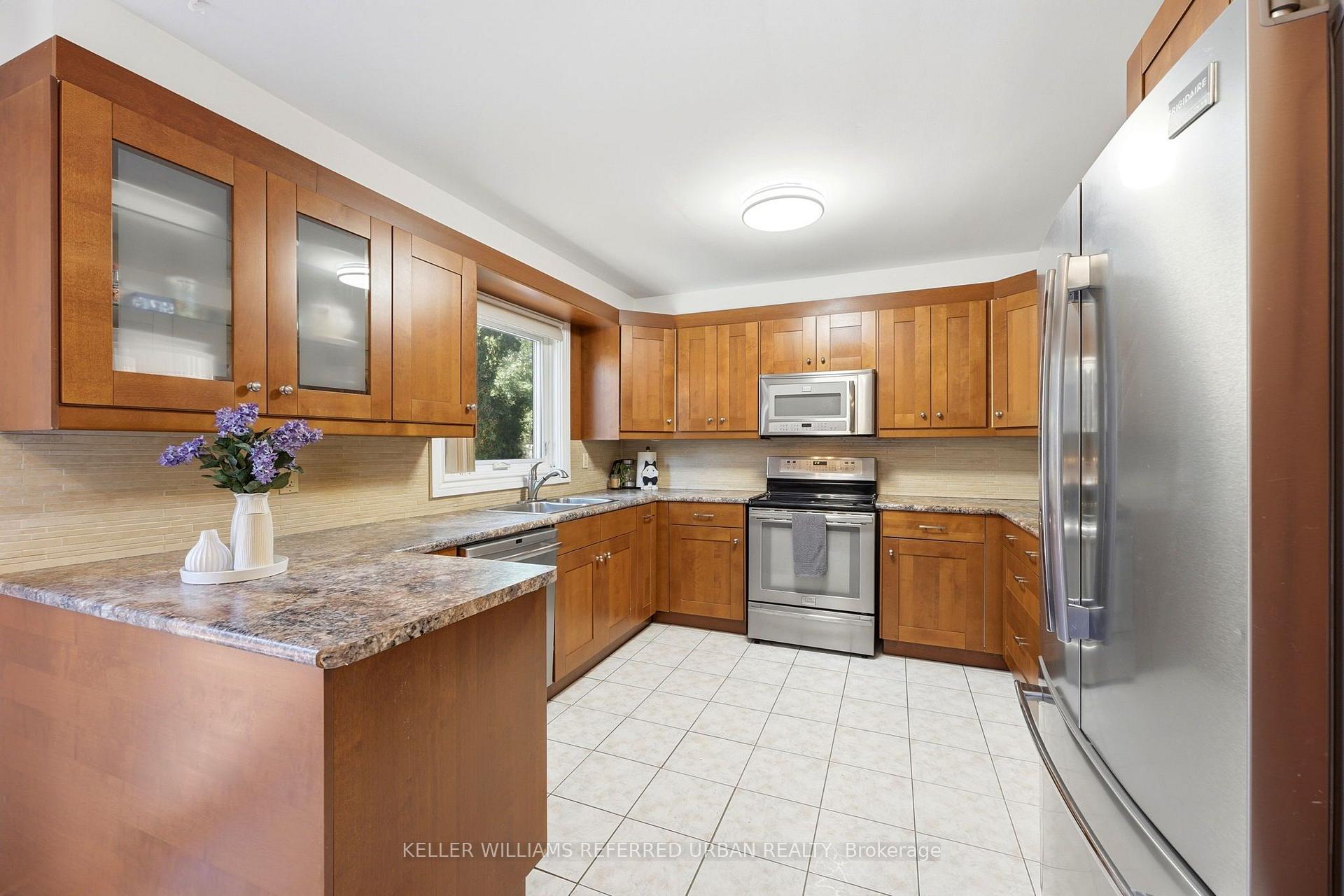 Photo 13 of 54 Ivan Nelson Drive, North York, Westminster-Branson — HOMEH