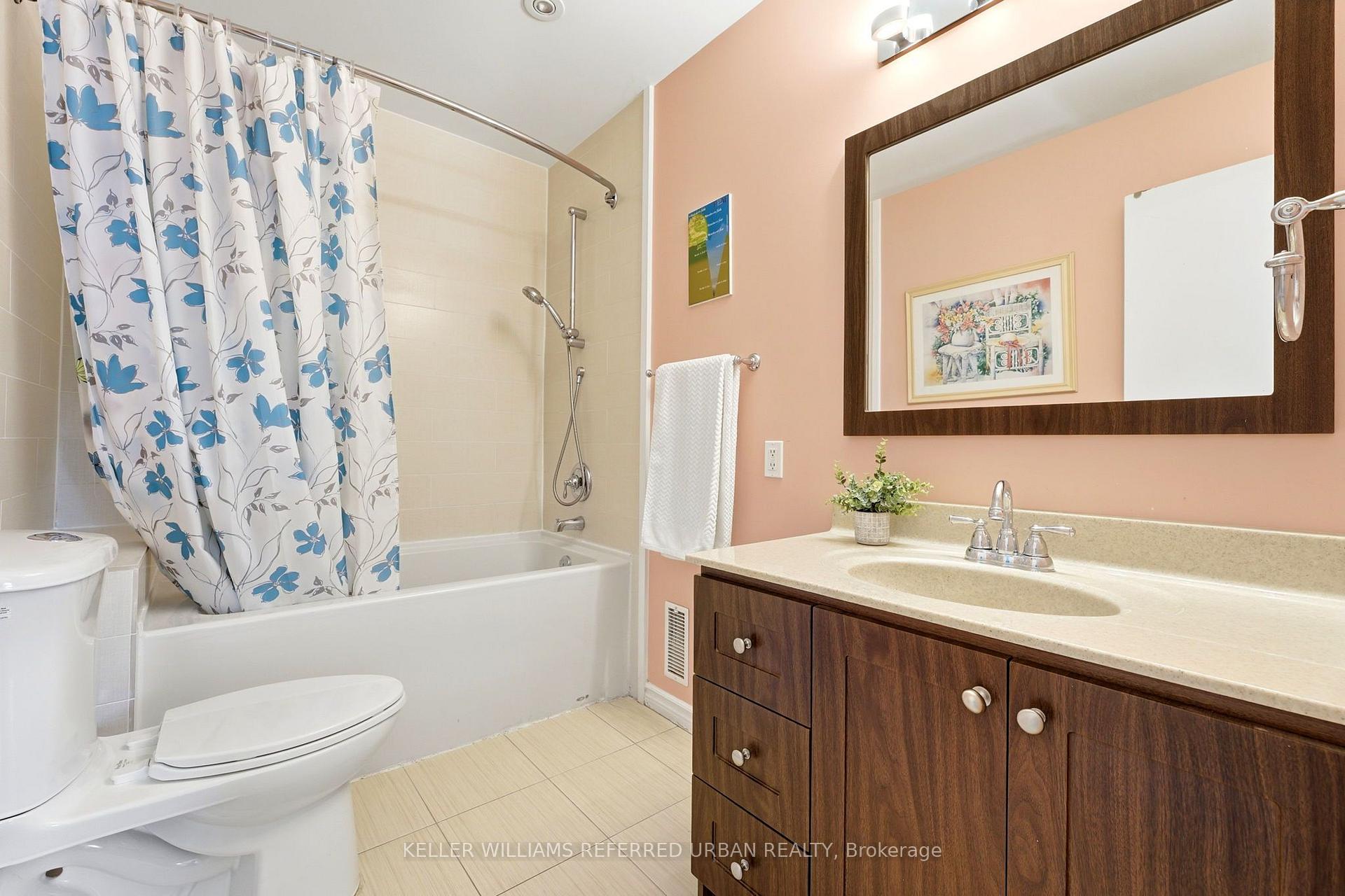 Photo 25 of 54 Ivan Nelson Drive, North York, Westminster-Branson — HOMEH