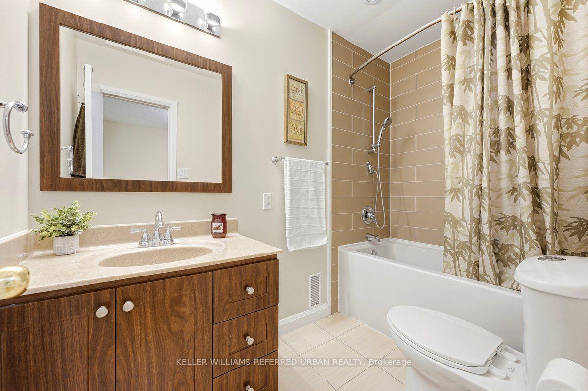 Photo 30 of 54 Ivan Nelson Drive, North York, Westminster-Branson — HOMEH
