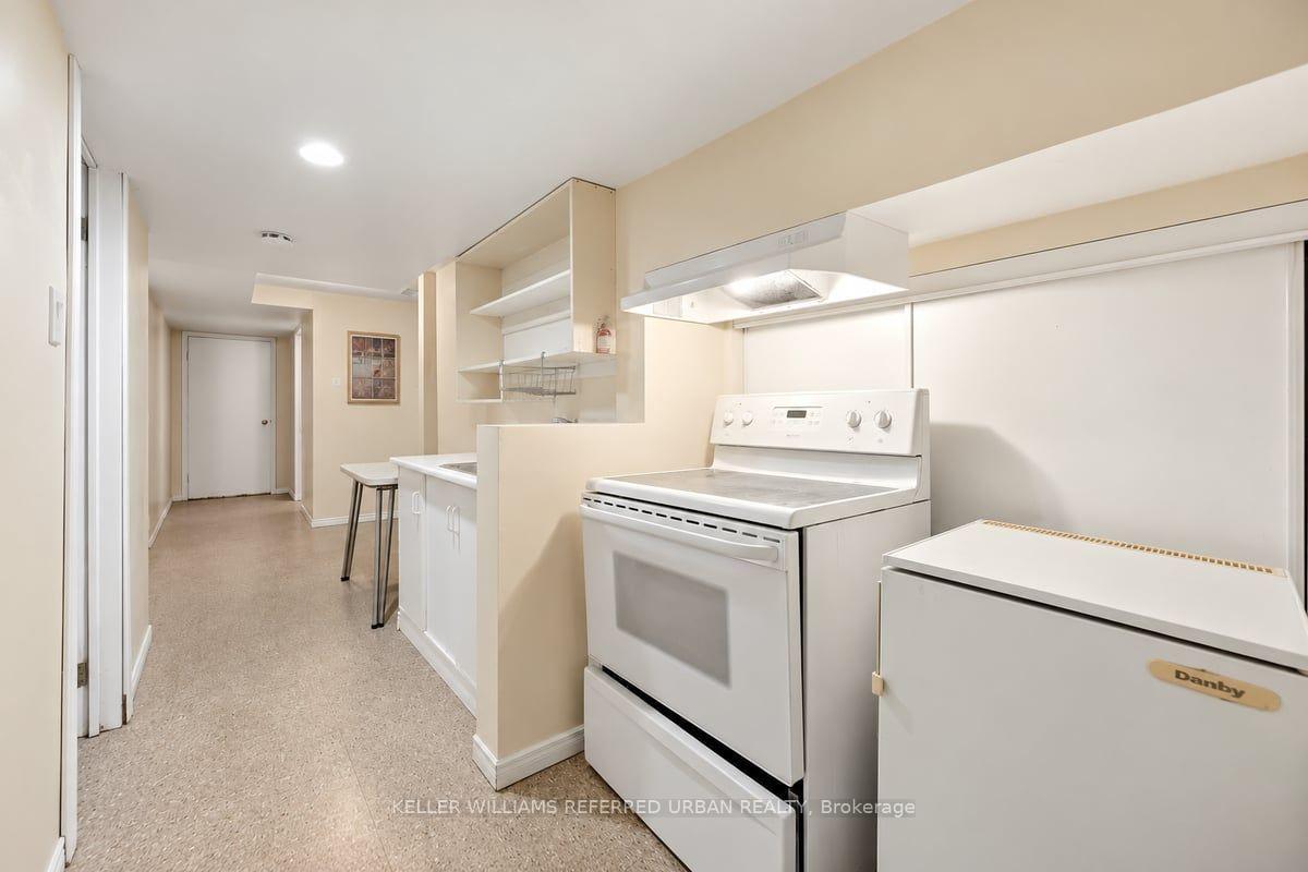 Photo 32 of 54 Ivan Nelson Drive, North York, Westminster-Branson — HOMEH