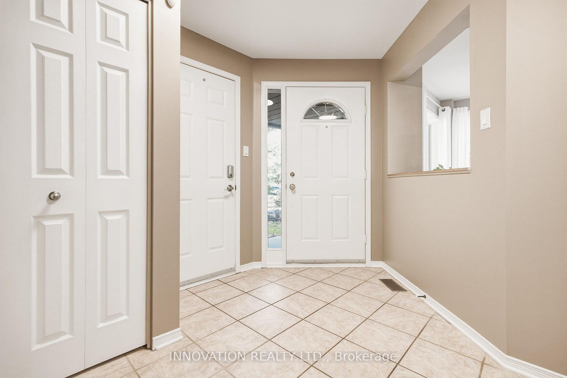 Photo 4 of 48 Nakota Way, Ottawa, Barrhaven - Longfields — HOMEH