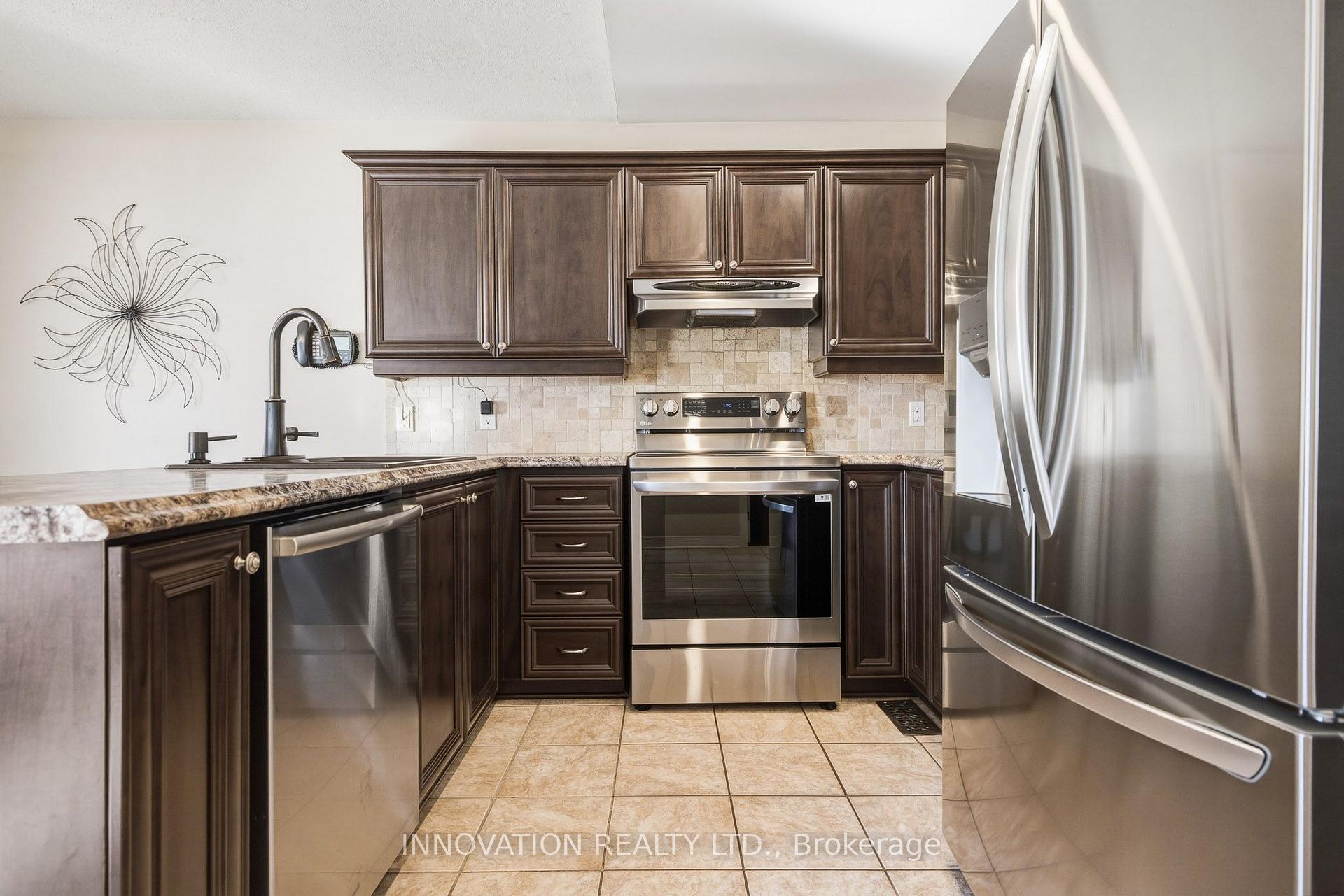 Photo 15 of 48 Nakota Way, Ottawa, Barrhaven - Longfields — HOMEH