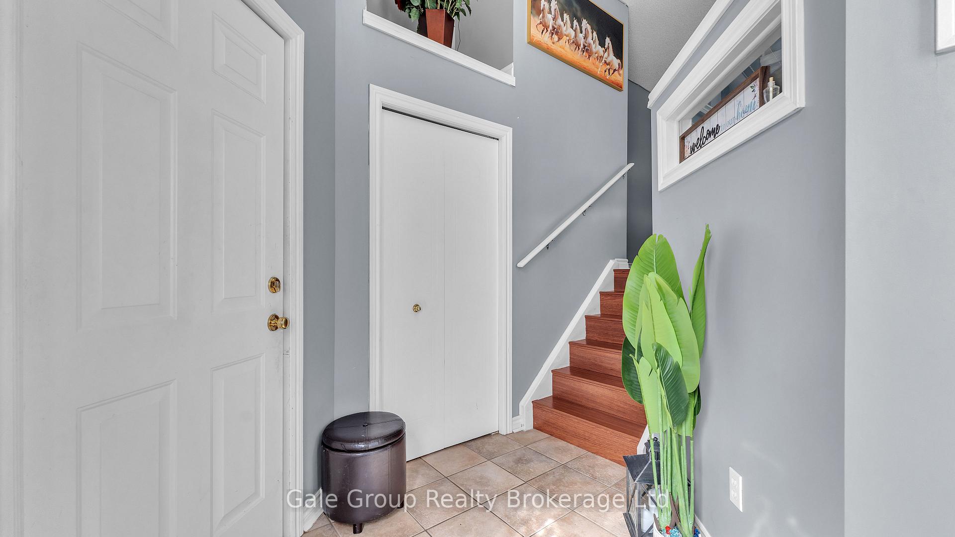 Photo 6 of 470 Marconi Boulevard, London, East I — HOMEH