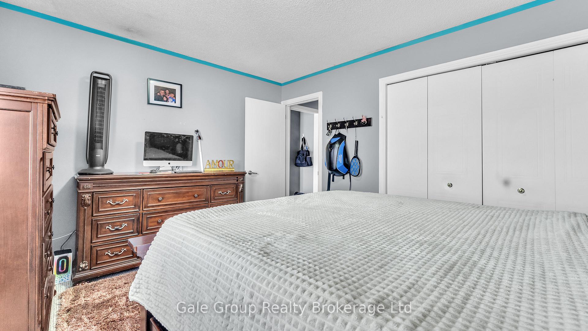 Photo 13 of 470 Marconi Boulevard, London, East I — HOMEH