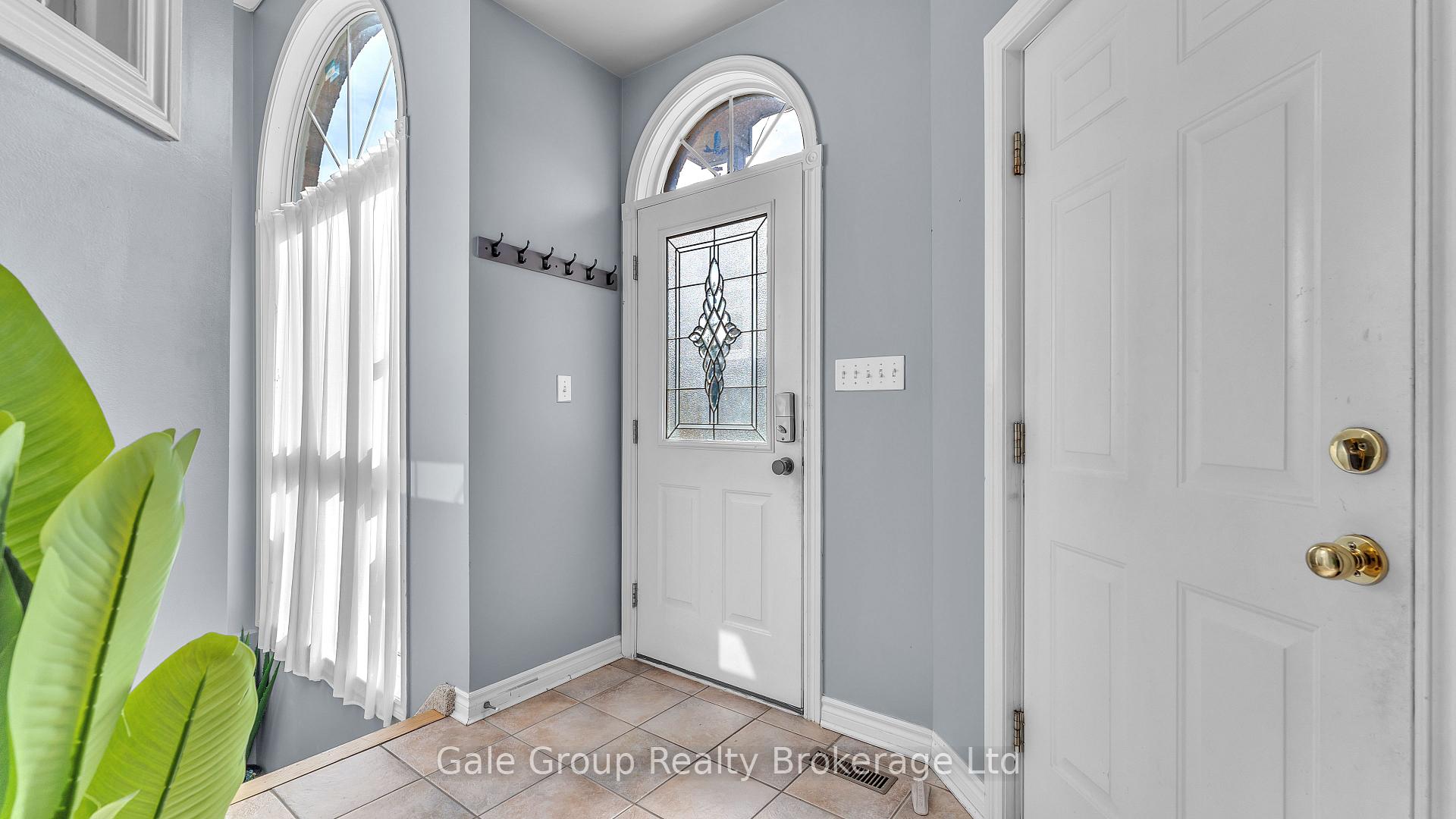 Photo 16 of 470 Marconi Boulevard, London, East I — HOMEH