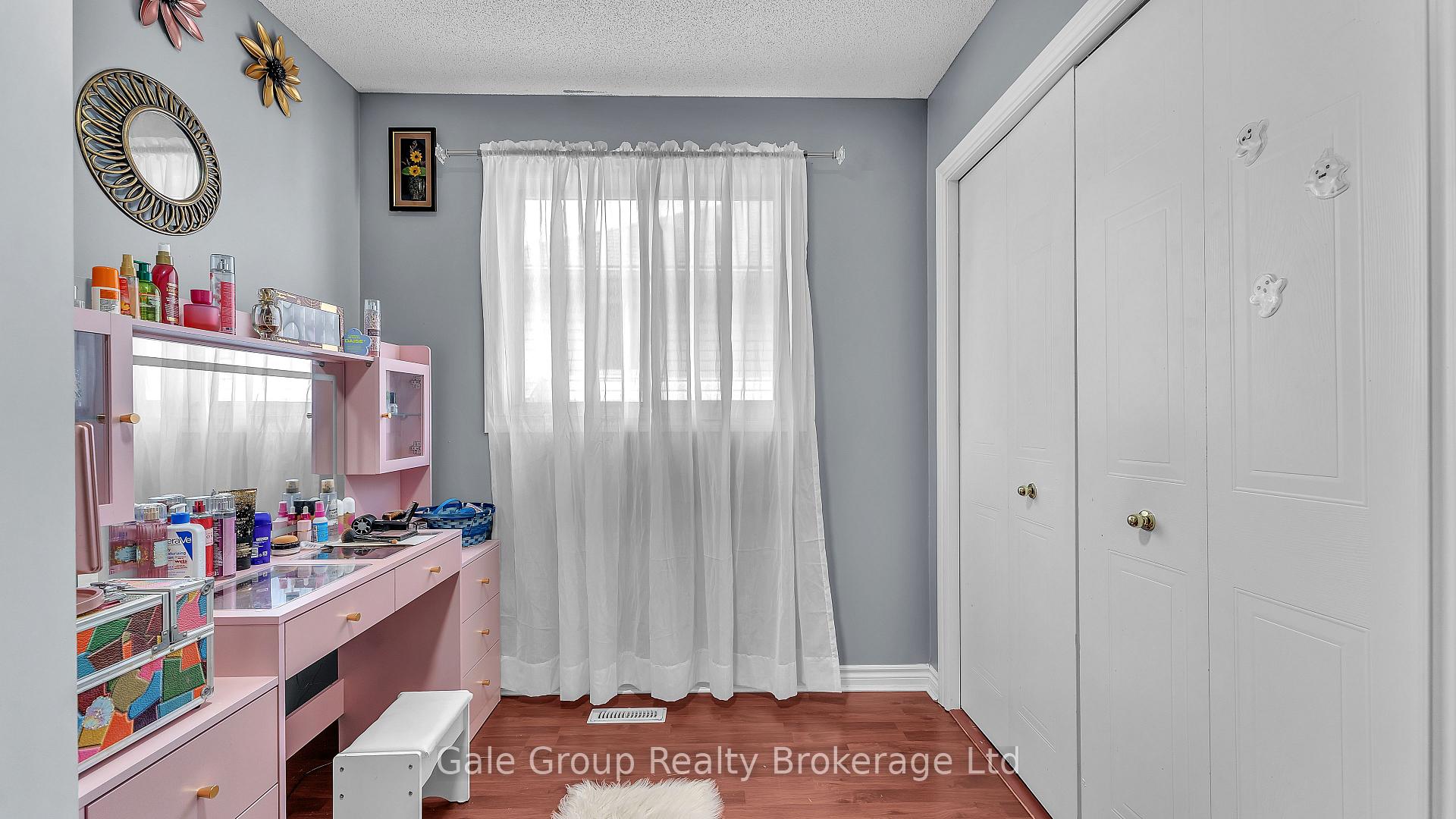 Photo 17 of 470 Marconi Boulevard, London, East I — HOMEH