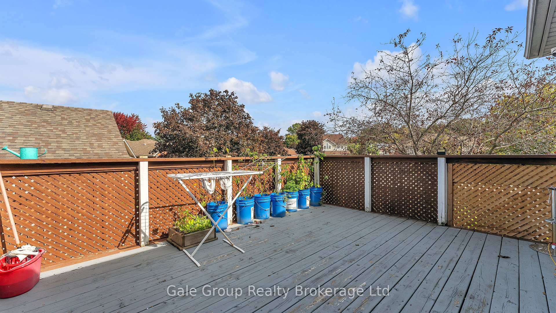 Photo 24 of 470 Marconi Boulevard, London, East I — HOMEH