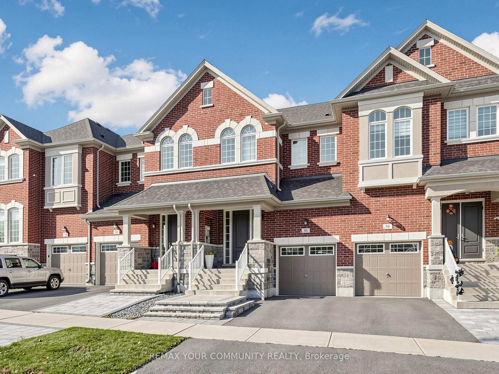 Photo 1 of 96 Drizzel Crescent, Richmond Hill, Oak Ridges — HOMEH