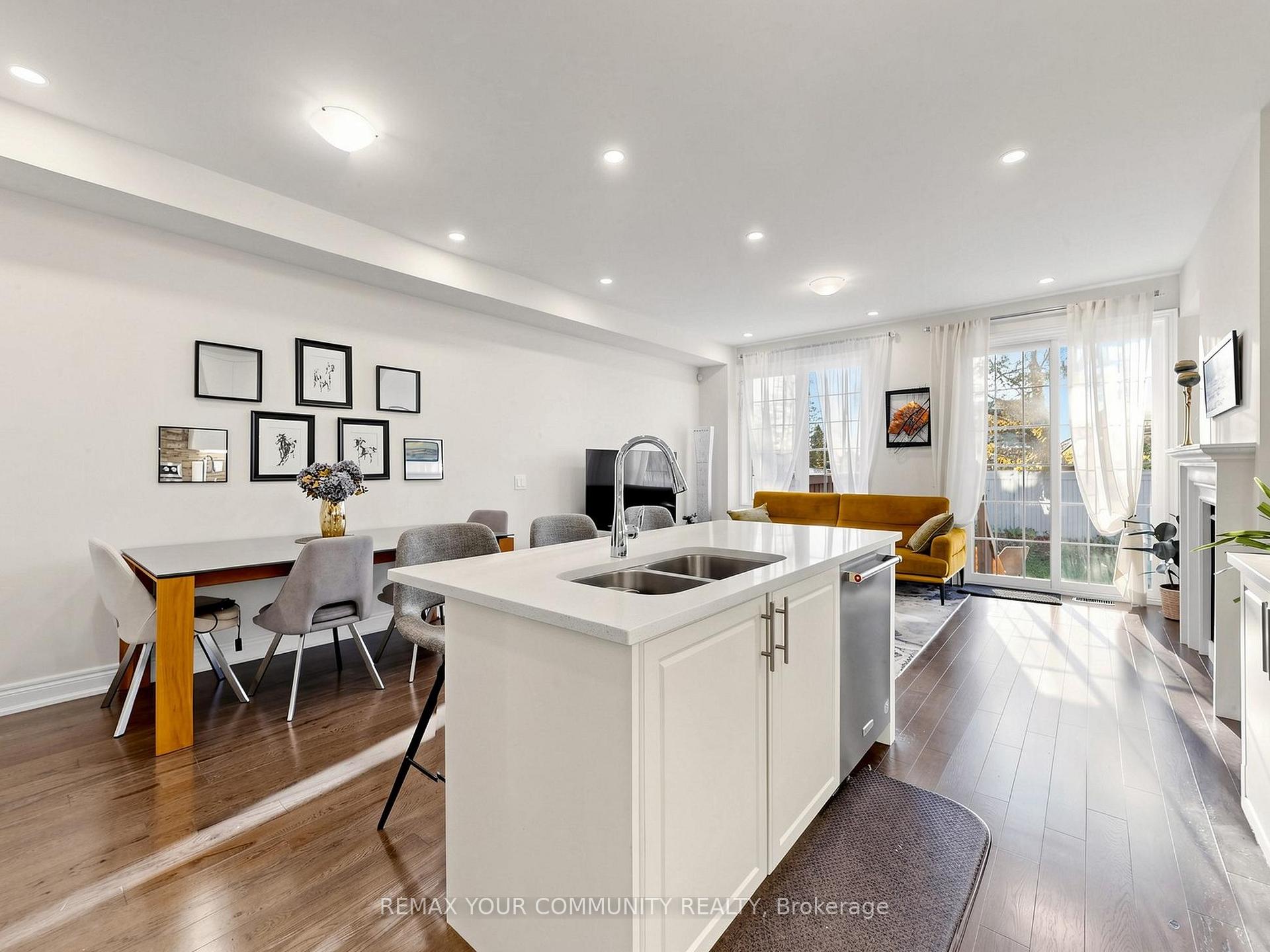 Photo 10 of 96 Drizzel Crescent, Richmond Hill, Oak Ridges — HOMEH
