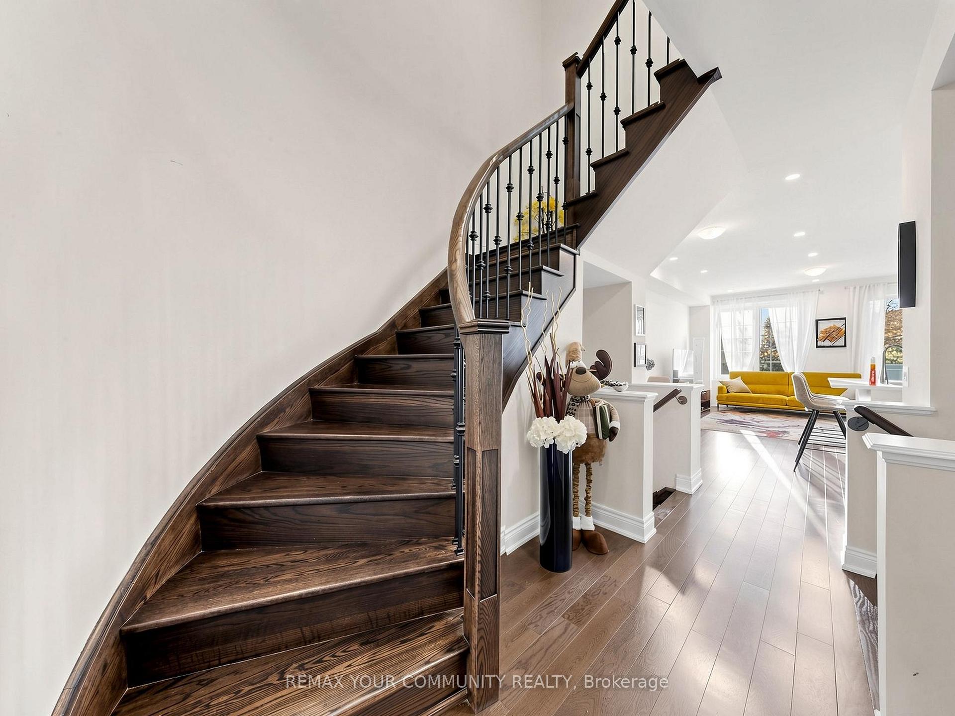 Photo 14 of 96 Drizzel Crescent, Richmond Hill, Oak Ridges — HOMEH