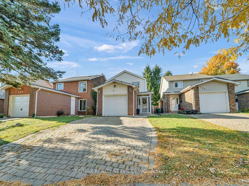 Photo 4 of 158 Fanshawe Drive, Brampton, Heart Lake West — HOMEH