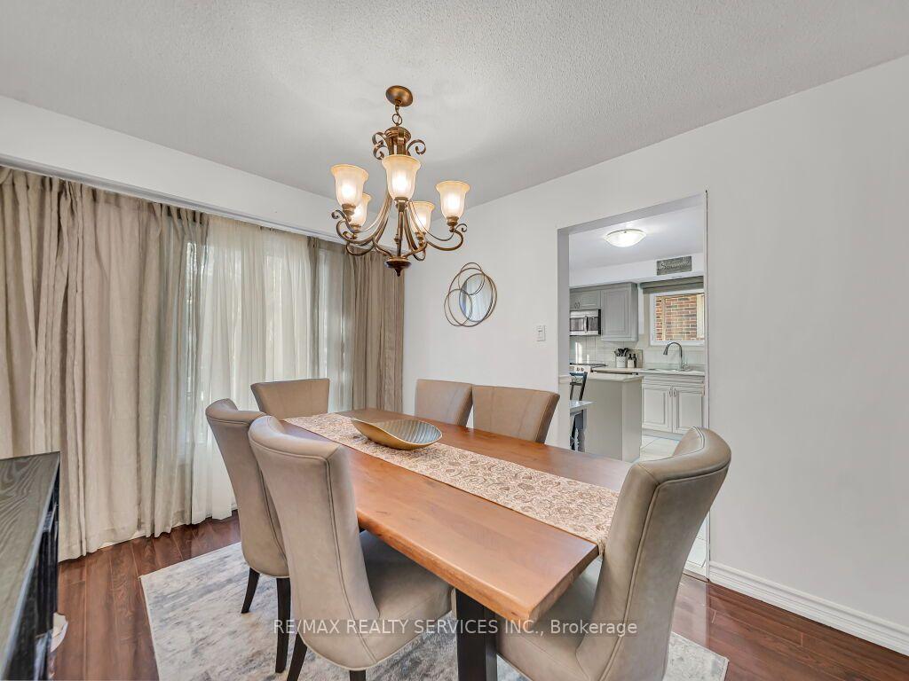Photo 13 of 158 Fanshawe Drive, Brampton, Heart Lake West — HOMEH