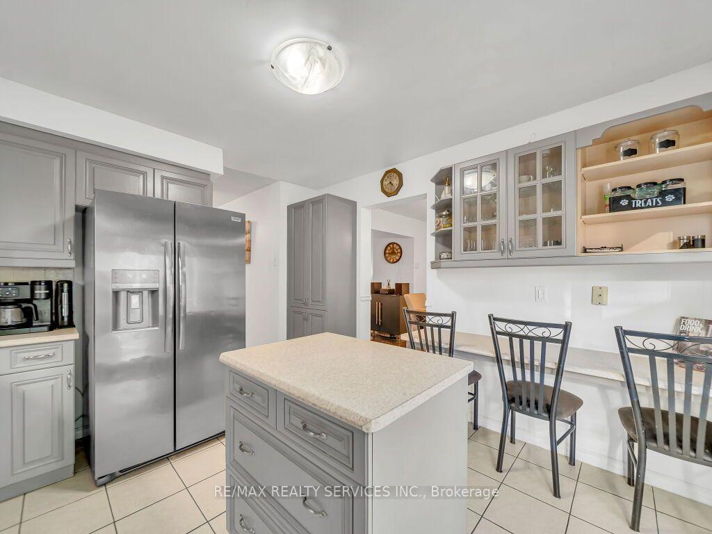 Photo 19 of 158 Fanshawe Drive, Brampton, Heart Lake West — HOMEH