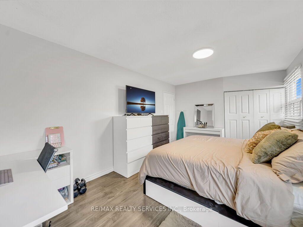 Photo 26 of 158 Fanshawe Drive, Brampton, Heart Lake West — HOMEH