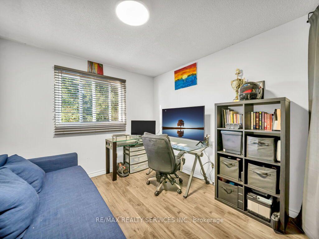 Photo 27 of 158 Fanshawe Drive, Brampton, Heart Lake West — HOMEH
