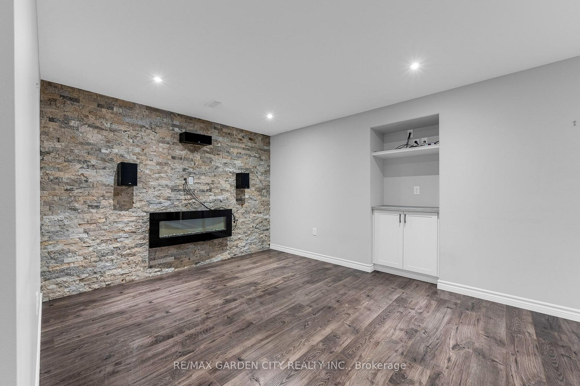 Photo 4 of Unit Lower, 159 Valera Drive, Hamilton, Stoney Creek — HOMEH