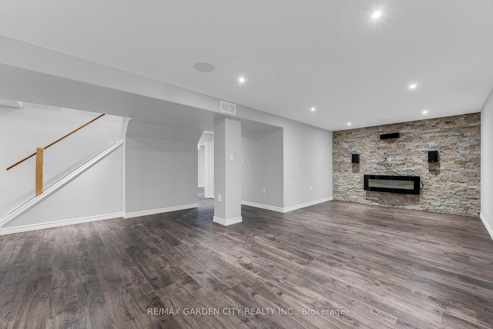 Photo 5 of Unit Lower, 159 Valera Drive, Hamilton, Stoney Creek — HOMEH