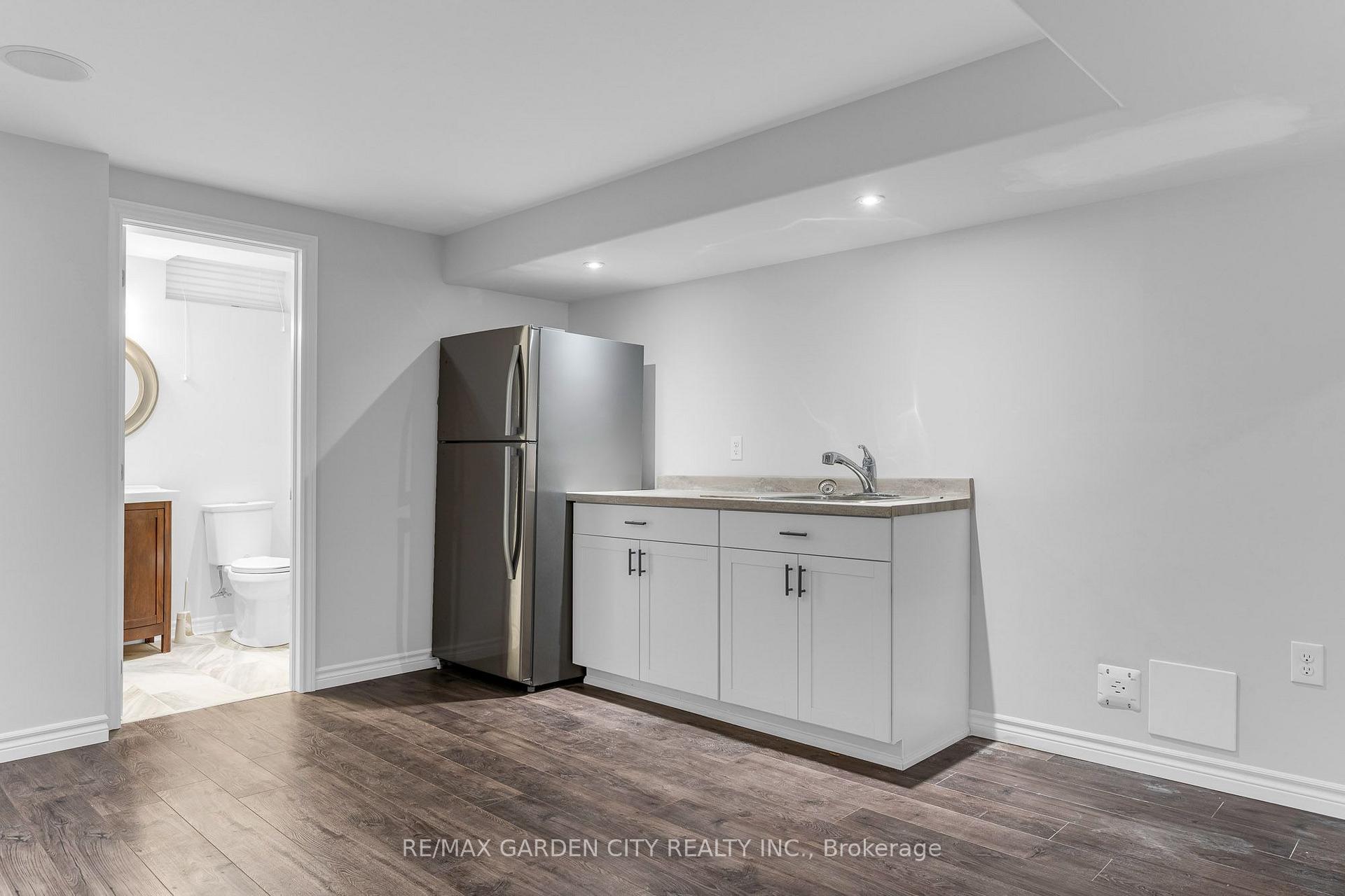 Photo 8 of Unit Lower, 159 Valera Drive, Hamilton, Stoney Creek — HOMEH