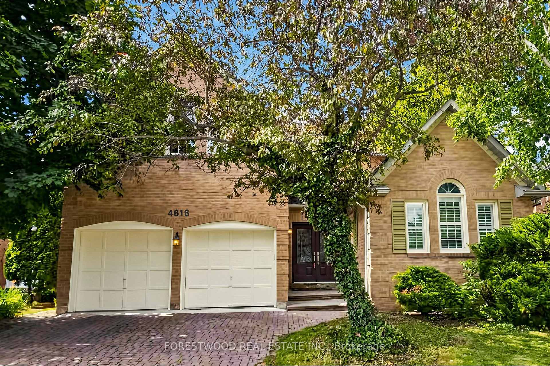 Photo 2 of 4616 Inverness Boulevard, Mississauga, East Credit — HOMEH
