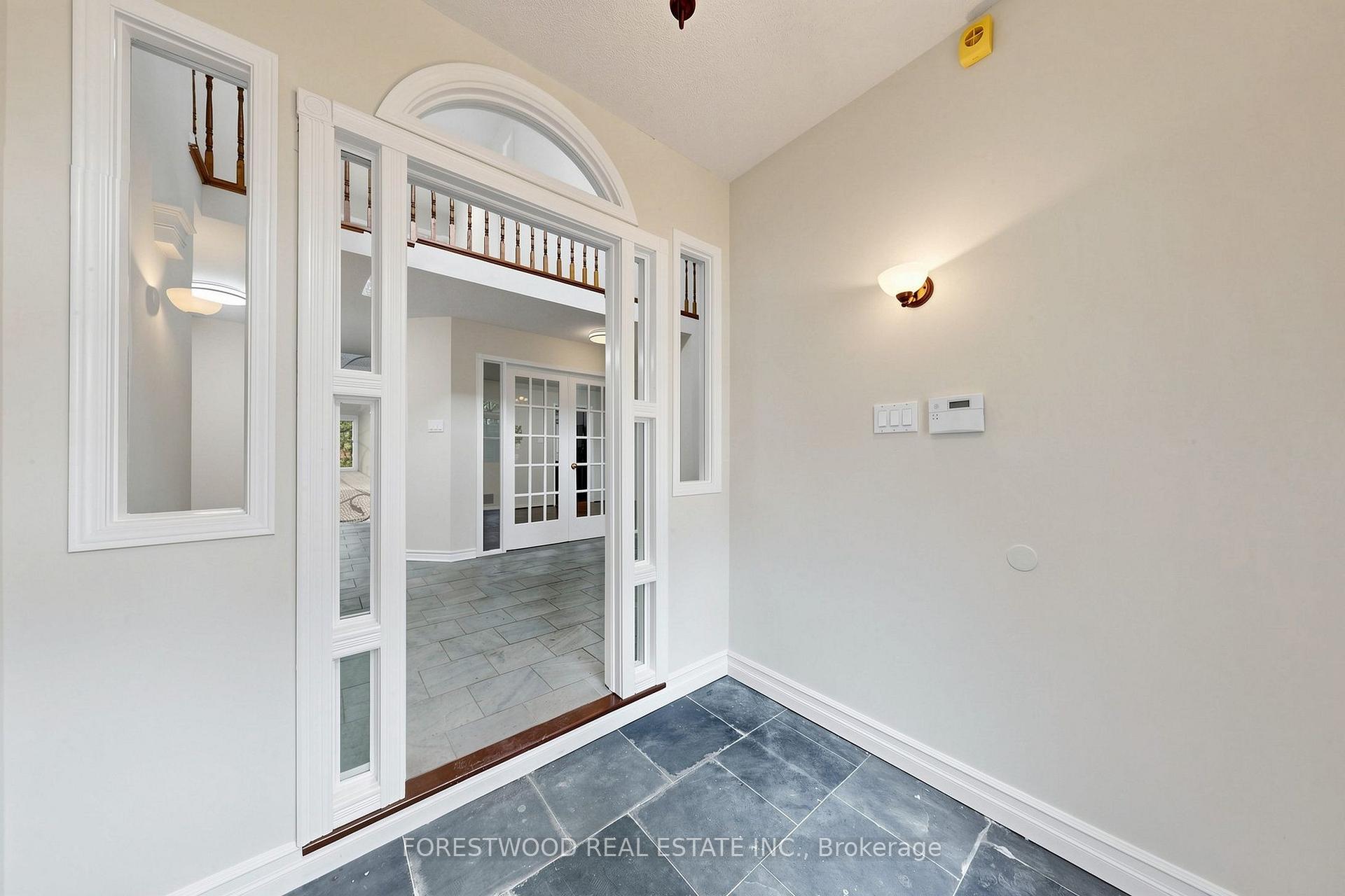 Photo 5 of 4616 Inverness Boulevard, Mississauga, East Credit — HOMEH