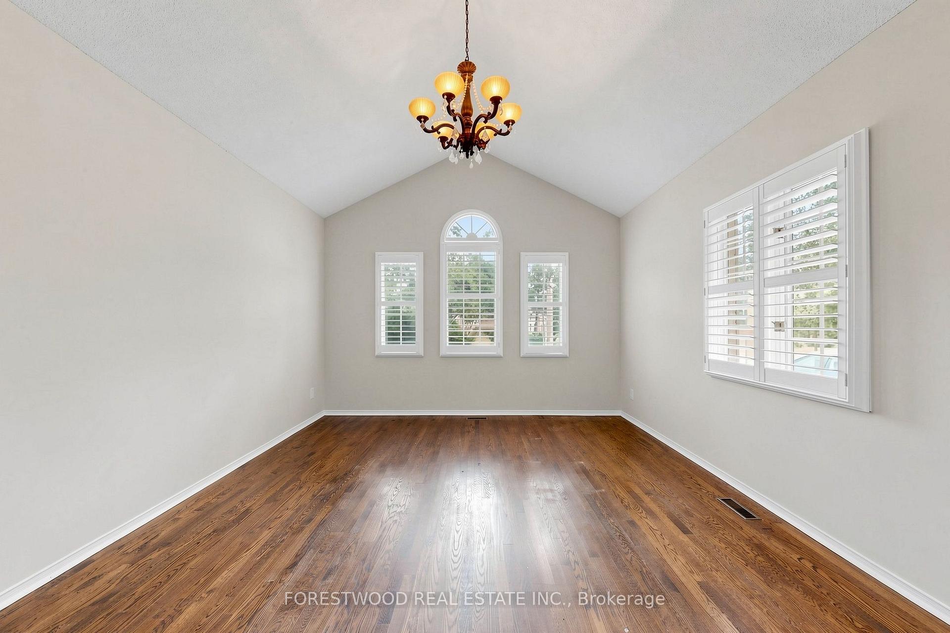 Photo 7 of 4616 Inverness Boulevard, Mississauga, East Credit — HOMEH