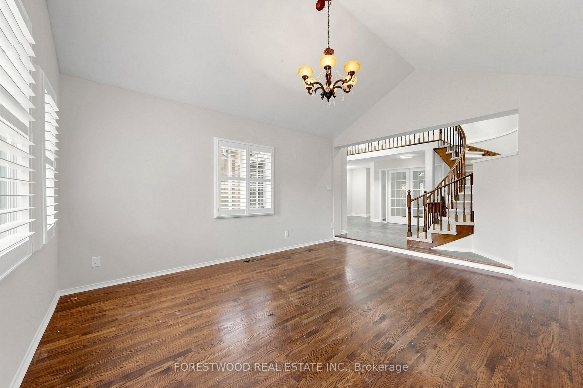 Photo 9 of 4616 Inverness Boulevard, Mississauga, East Credit — HOMEH