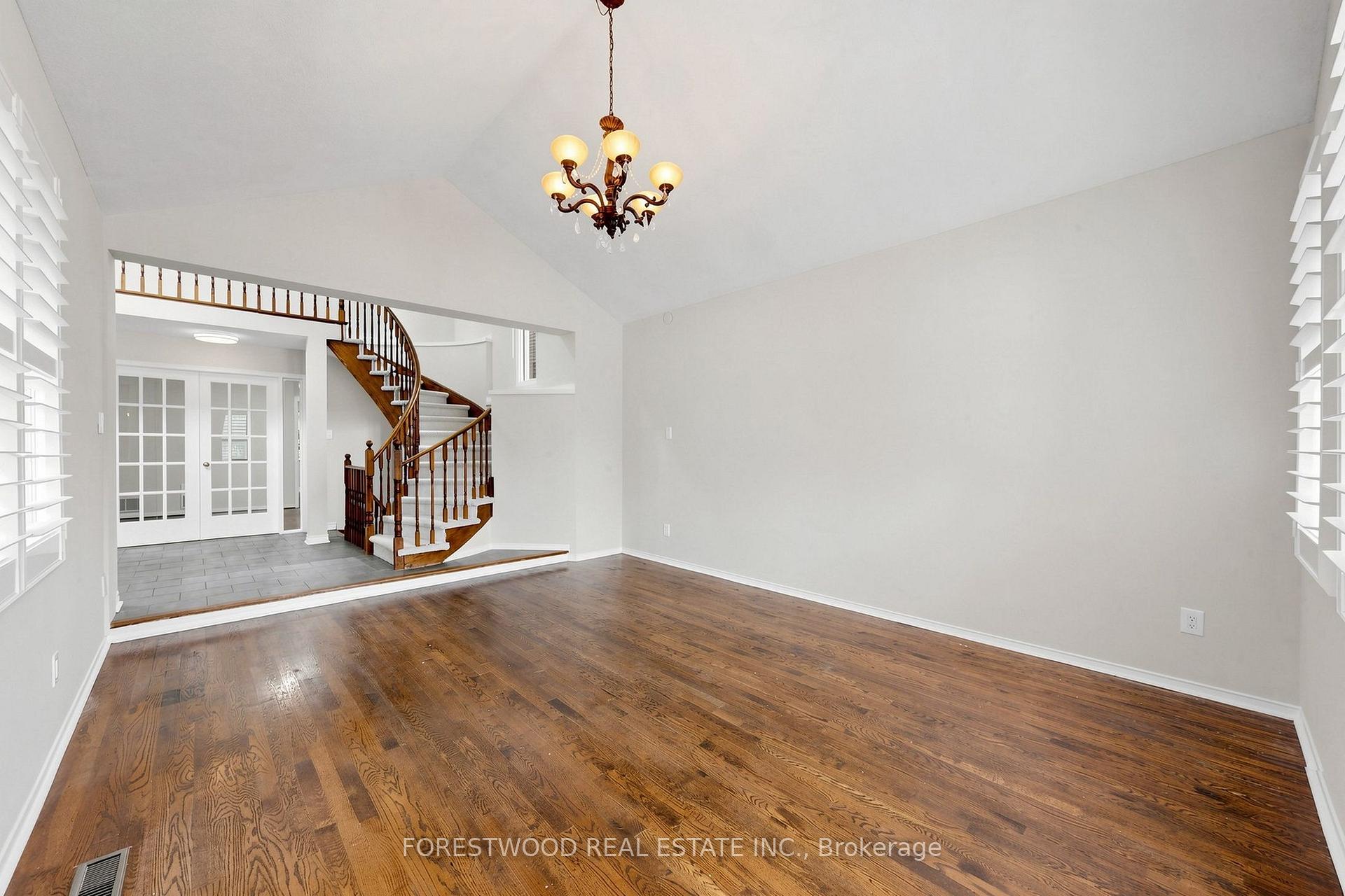 Photo 10 of 4616 Inverness Boulevard, Mississauga, East Credit — HOMEH