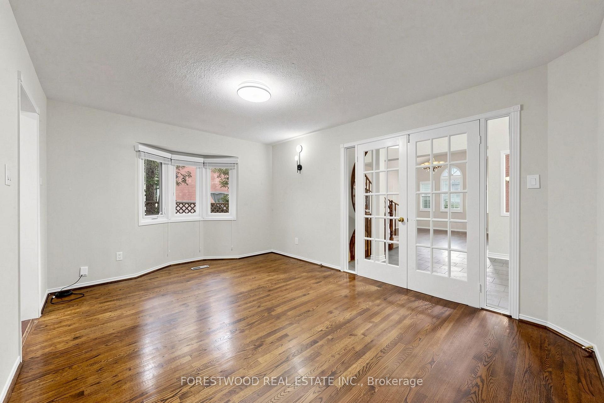 Photo 13 of 4616 Inverness Boulevard, Mississauga, East Credit — HOMEH