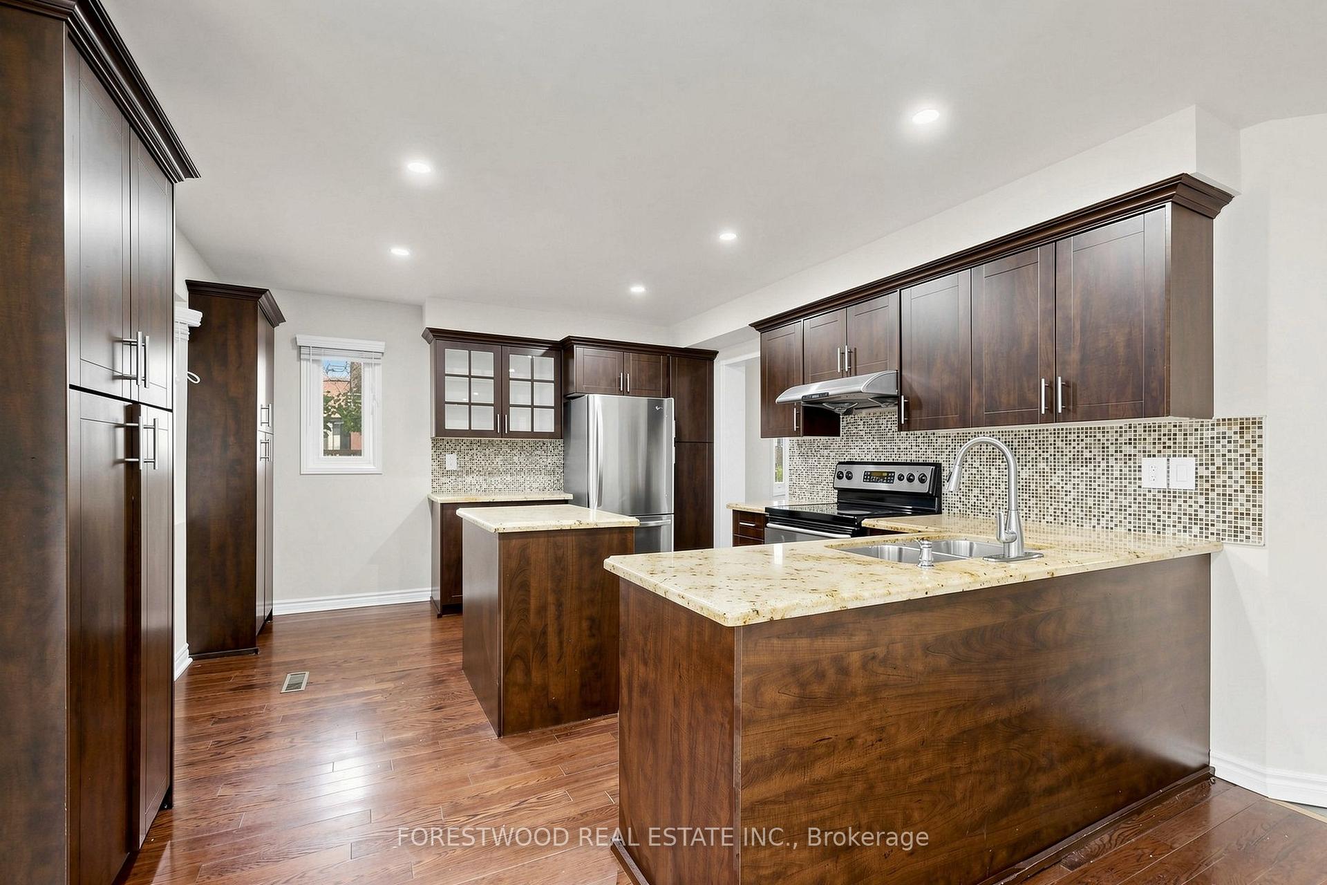Photo 22 of 4616 Inverness Boulevard, Mississauga, East Credit — HOMEH