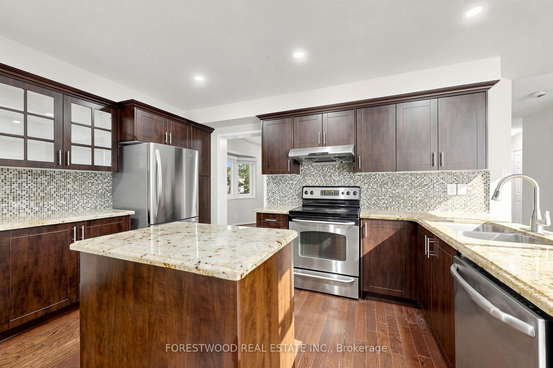 Photo 24 of 4616 Inverness Boulevard, Mississauga, East Credit — HOMEH