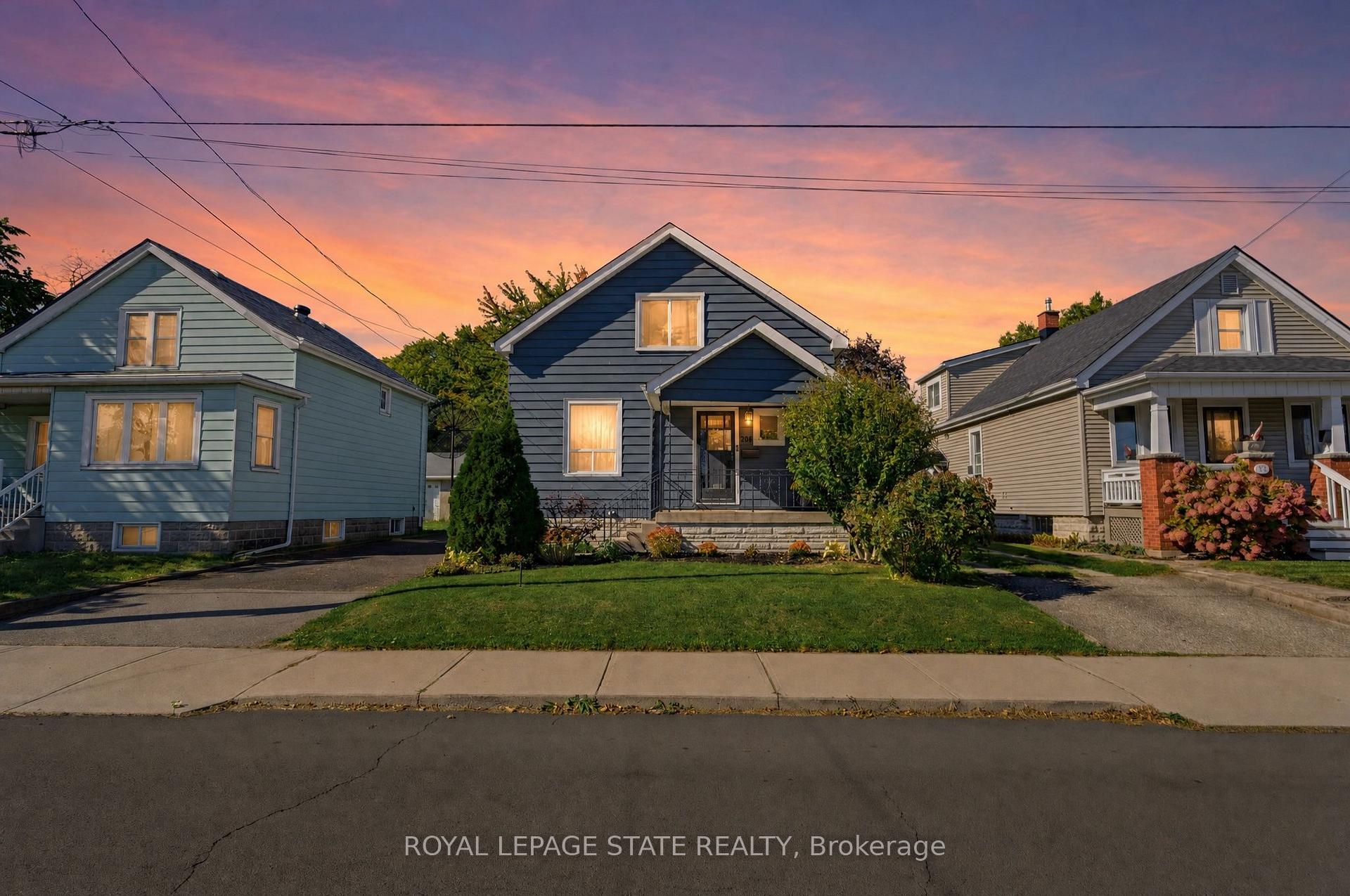 Photo 1 of 206 Craigroyston Road, Hamilton, Bartonville — HOMEH