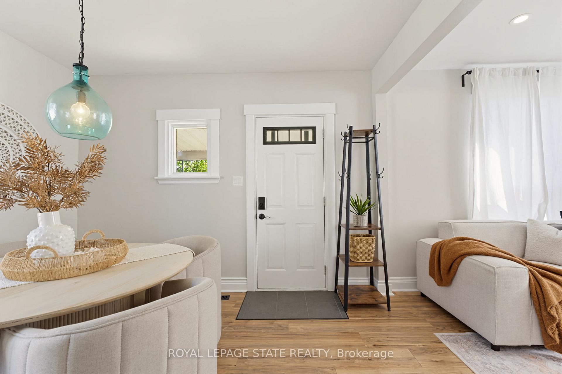 Photo 5 of 206 Craigroyston Road, Hamilton, Bartonville — HOMEH