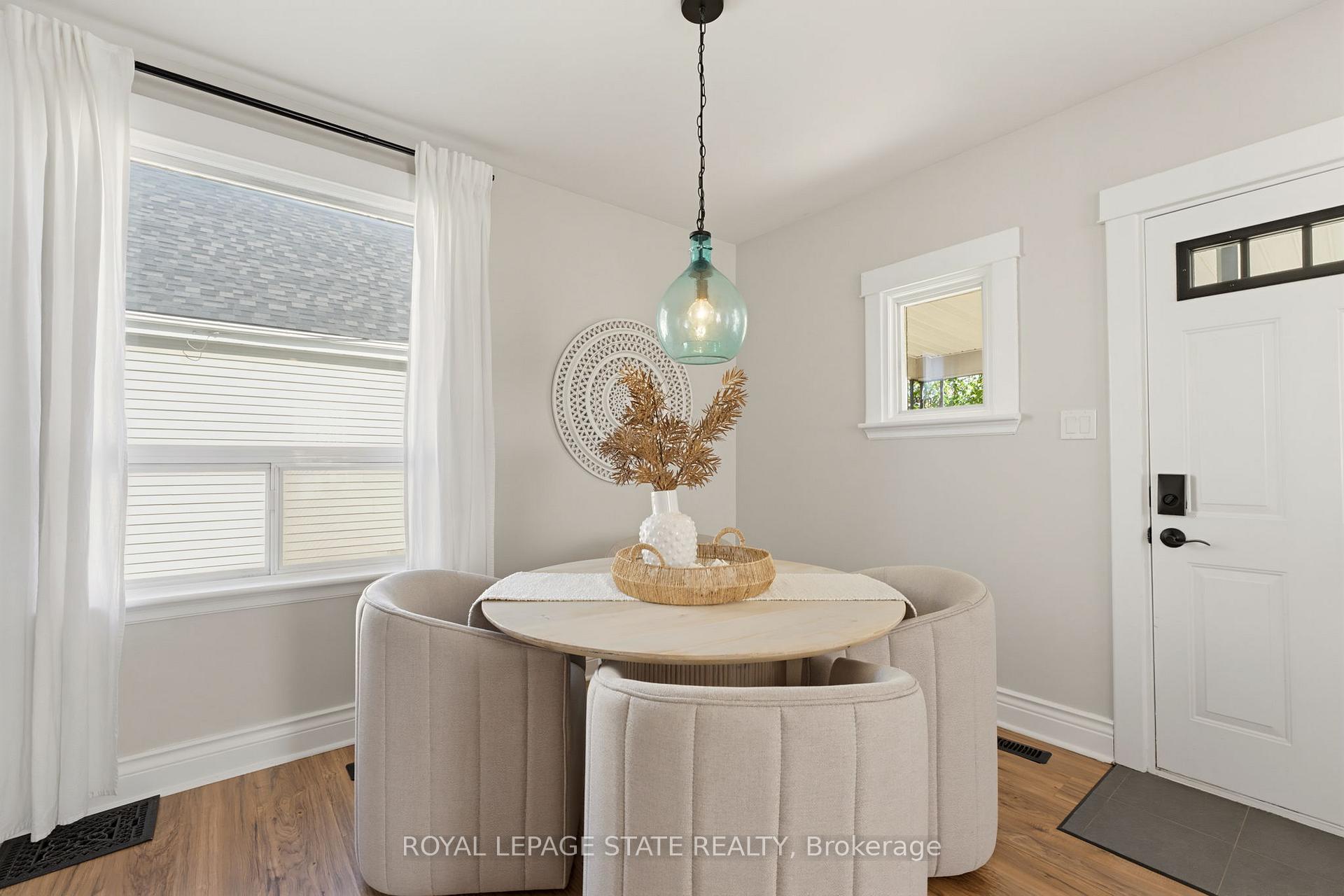 Photo 6 of 206 Craigroyston Road, Hamilton, Bartonville — HOMEH