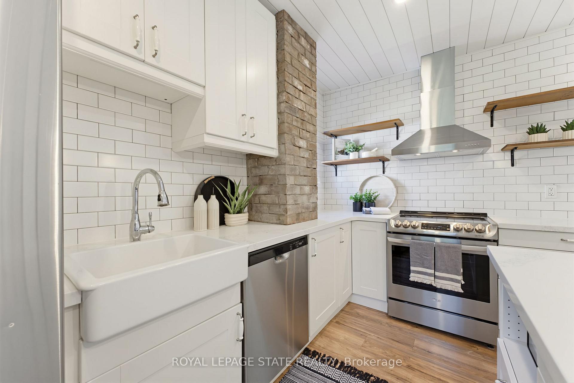 Photo 15 of 206 Craigroyston Road, Hamilton, Bartonville — HOMEH