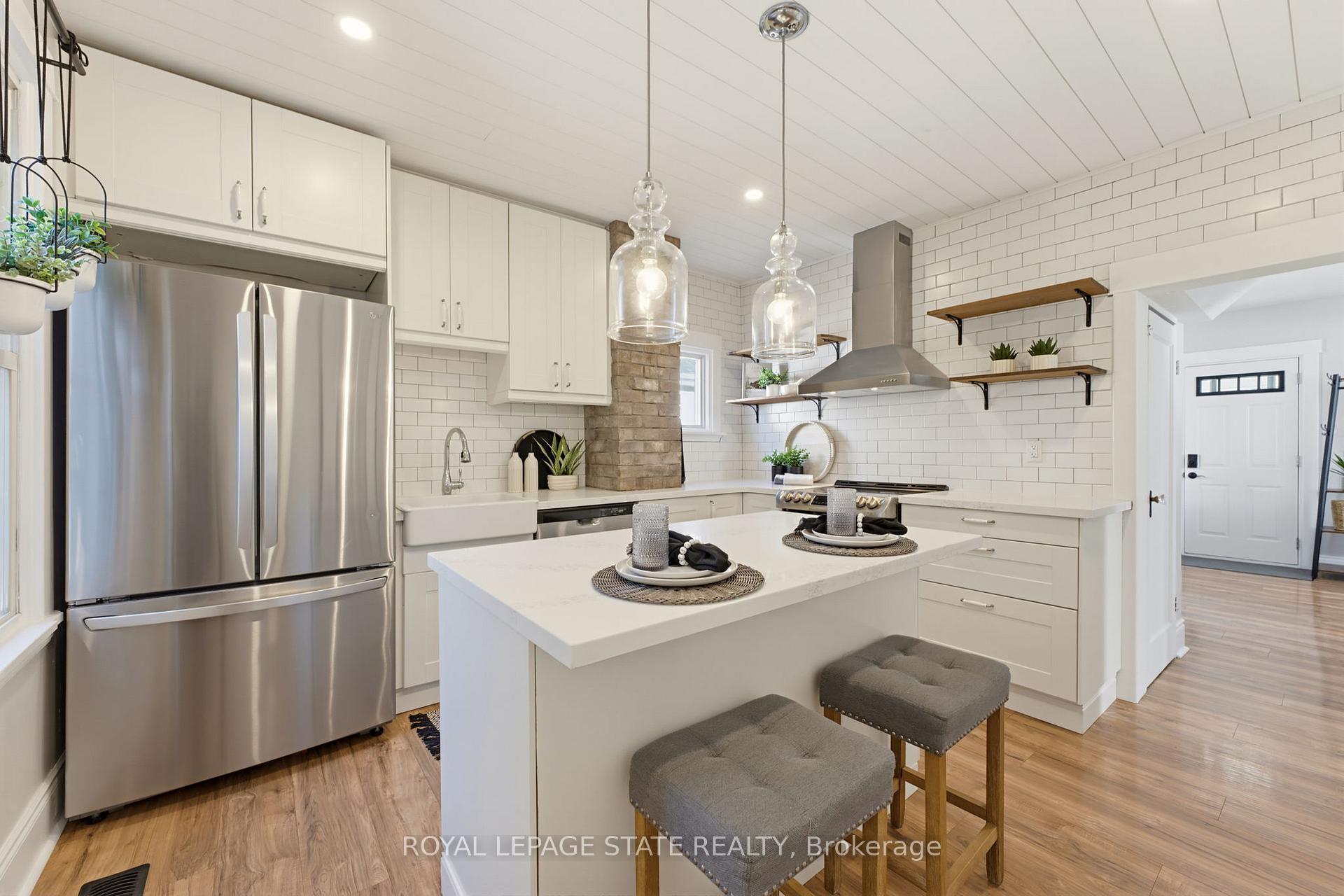 Photo 16 of 206 Craigroyston Road, Hamilton, Bartonville — HOMEH