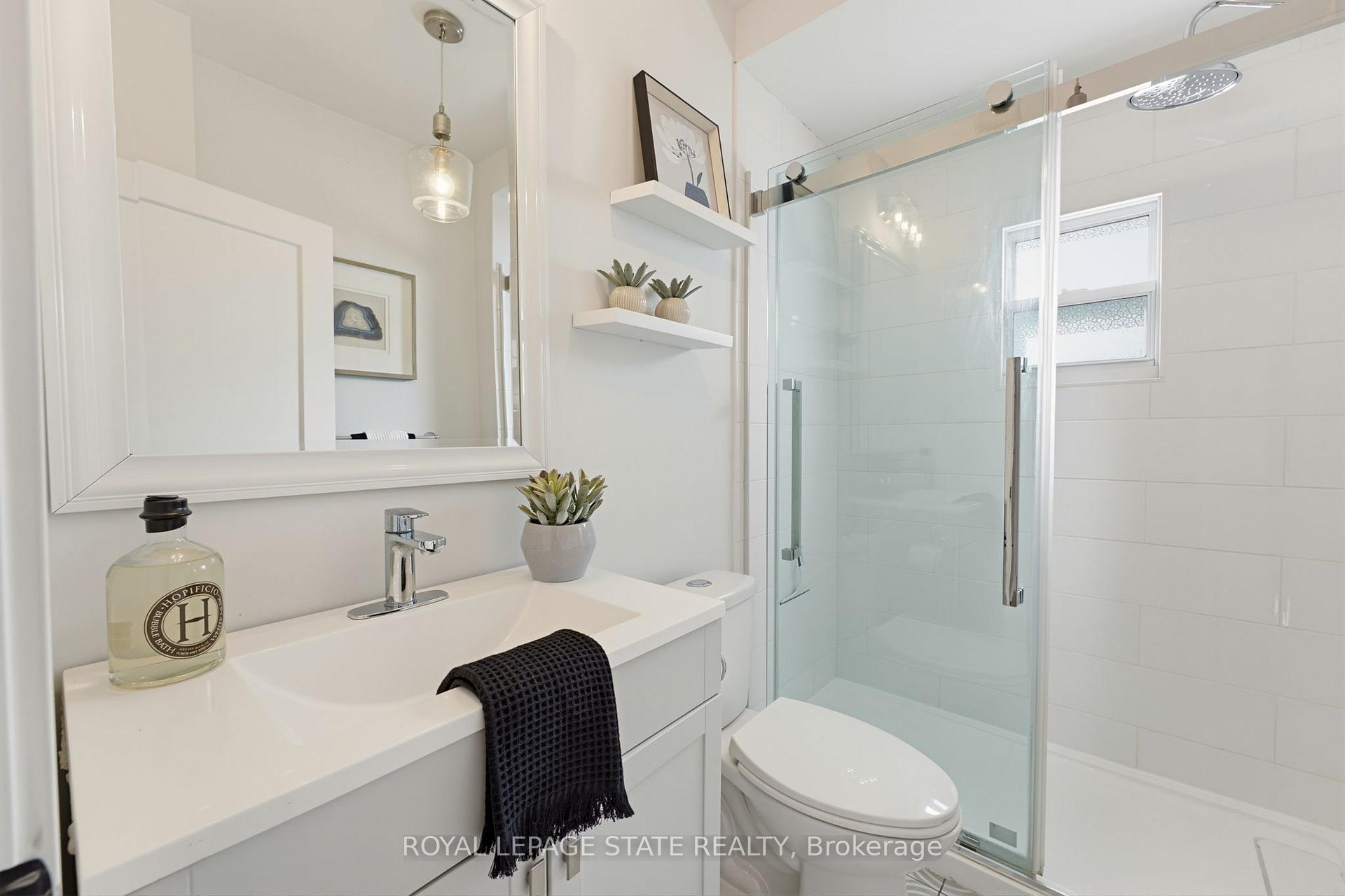 Photo 18 of 206 Craigroyston Road, Hamilton, Bartonville — HOMEH