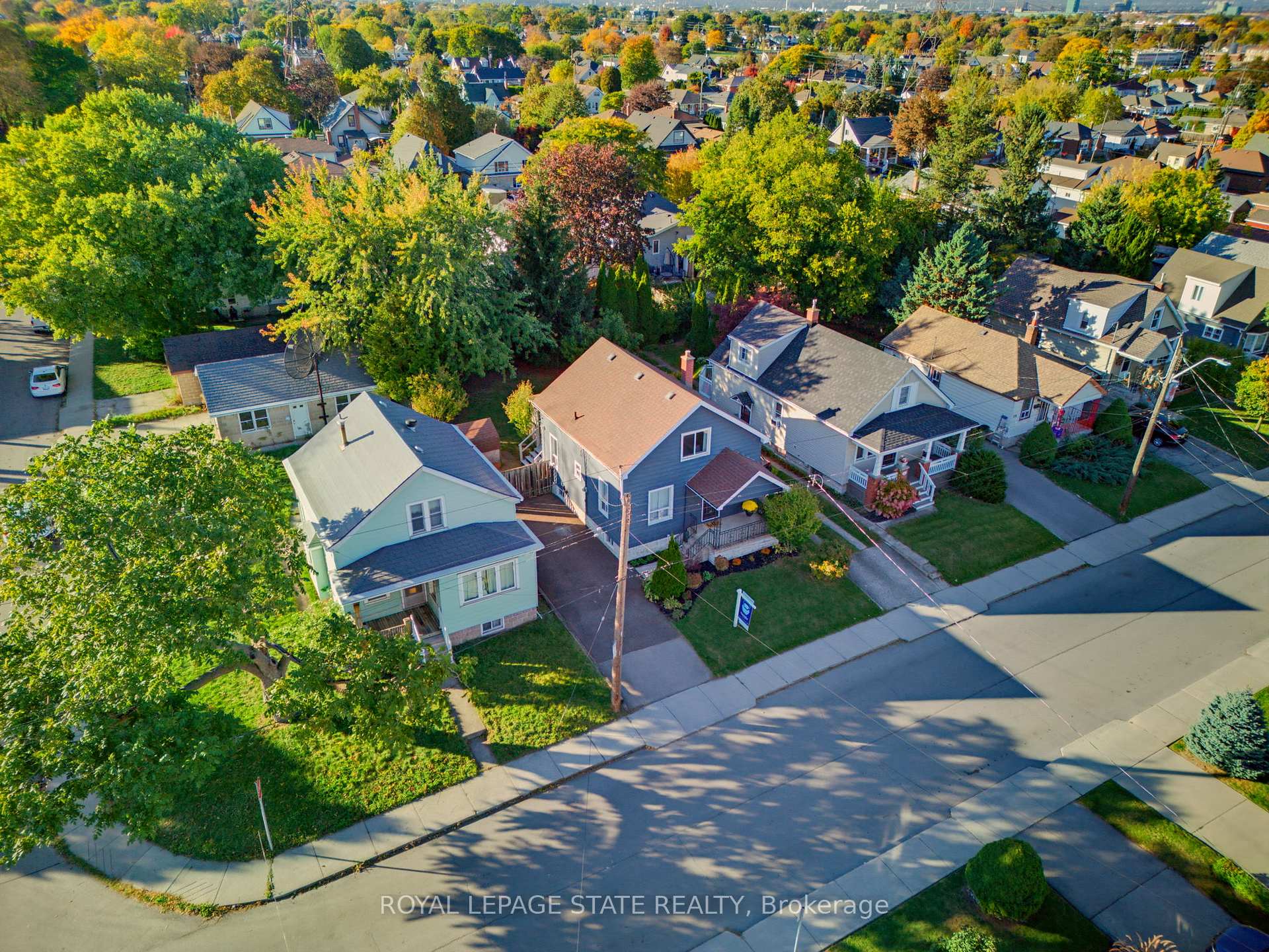 Photo 38 of 206 Craigroyston Road, Hamilton, Bartonville — HOMEH
