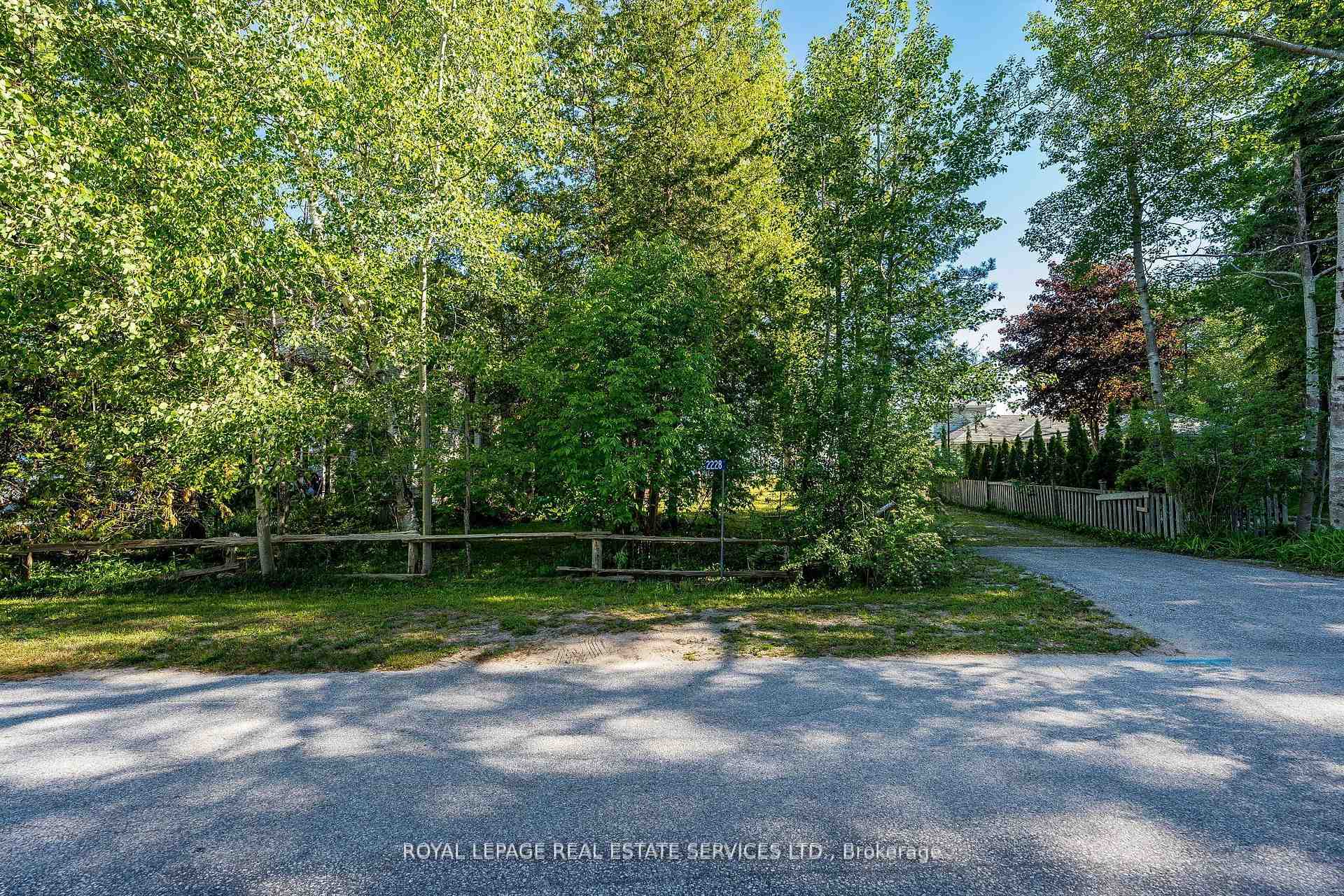 Photo 5 of 2228 Shore Lane, Wasaga Beach — HOMEH