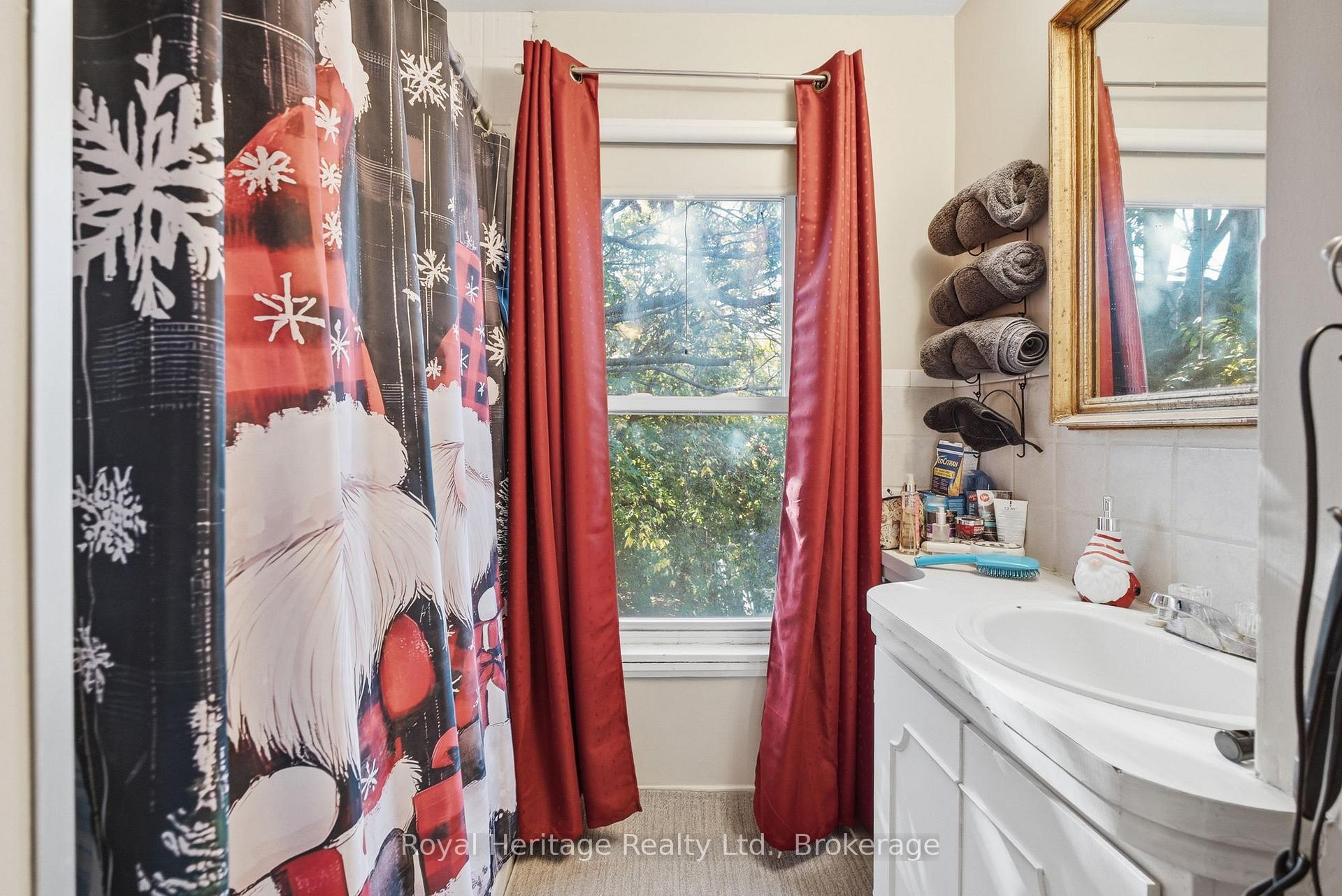 Photo 29 of 165 Colborne Street, Oshawa, O'Neill — HOMEH