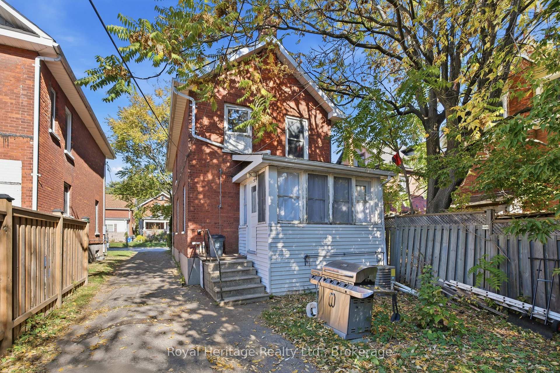 Photo 33 of 165 Colborne Street, Oshawa, O'Neill — HOMEH